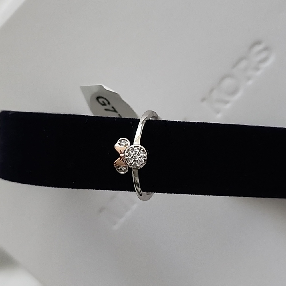 Charmed aroma ring